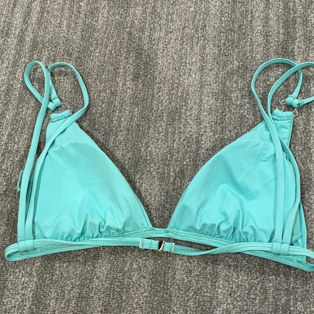 Turquoise Bikini - Picture 4 of 10